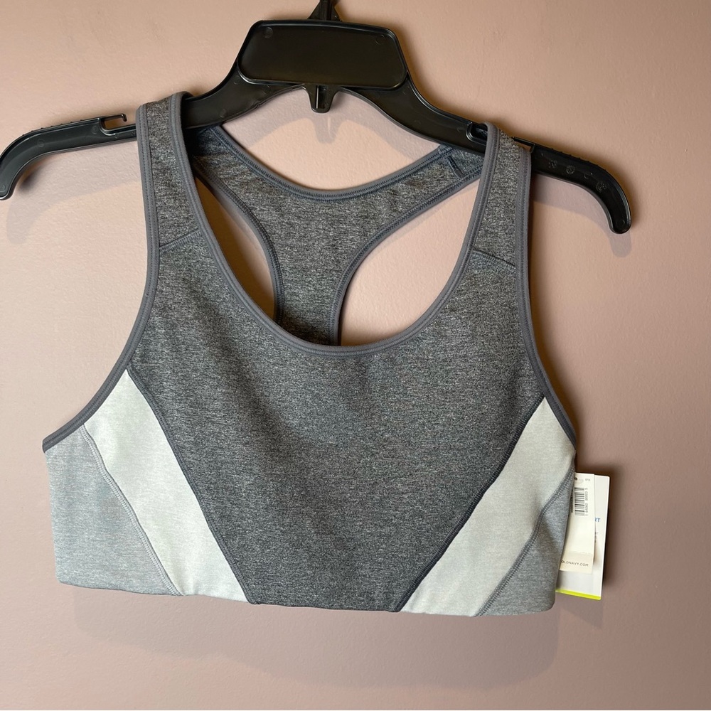NWT Old Navy Medium Support Sports Bras Lot L - Picture 2 of 9
